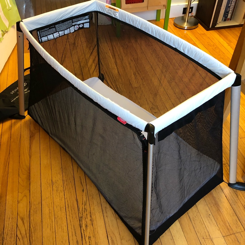 Phil and teds traveler cot